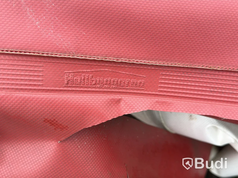 Hall cover, Hallbyggarna, red fabric, 15x20 m
