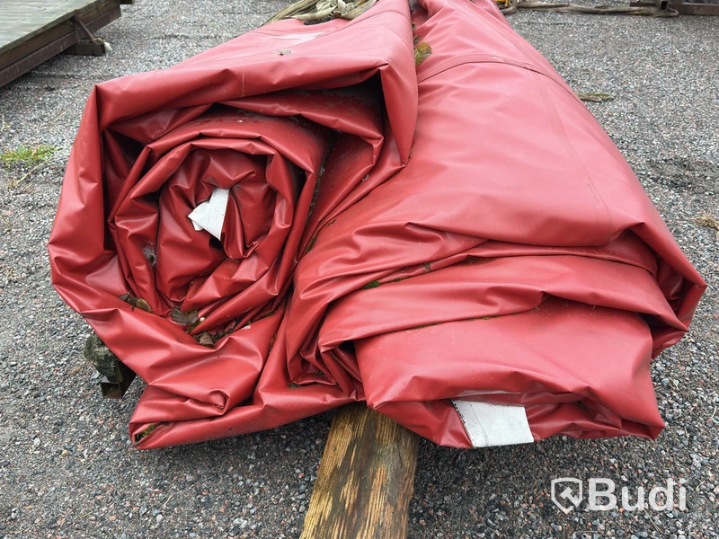 Hall cover, Hallbyggarna, red fabric, 15x20 m