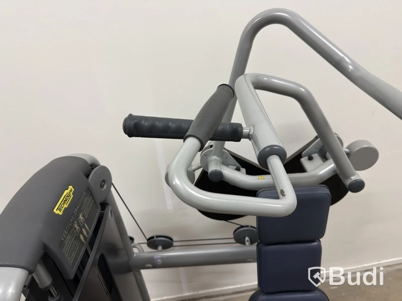 Latsdragsmaskin Technogym Vertical Traction, viktmagasin