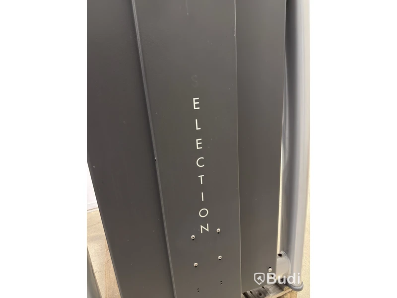 Latsdragsmaskin Technogym Vertical Traction, viktmagasin