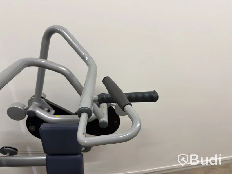 Latsdragsmaskin Technogym Vertical Traction, viktmagasin