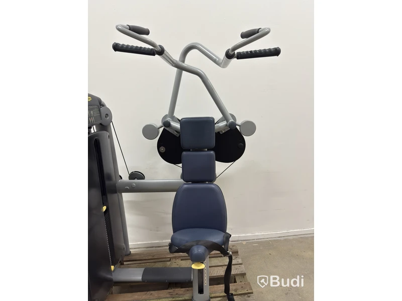 Latsdragsmaskin Technogym Vertical Traction, viktmagasin