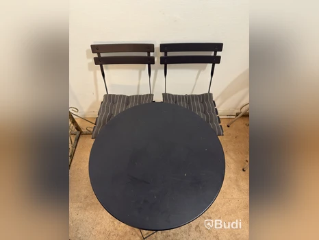 Stolar med bord i metall, 2 st