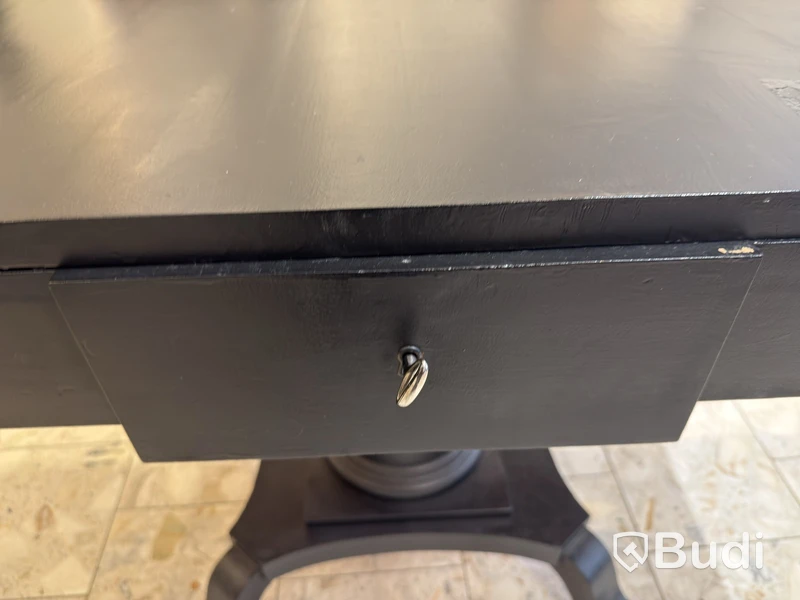 Extendable table on casters, black