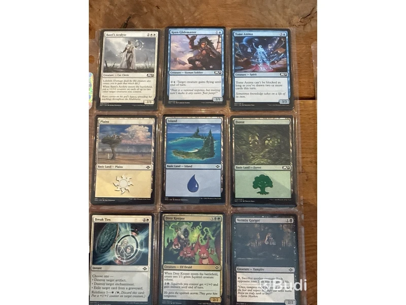Samling Magic: The Gathering-kort i plastfickor