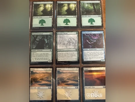 Samling Magic: The Gathering-kort i plastfickor