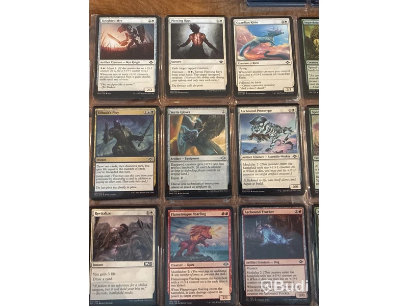 Samling Magic: The Gathering-kort i plastfickor
