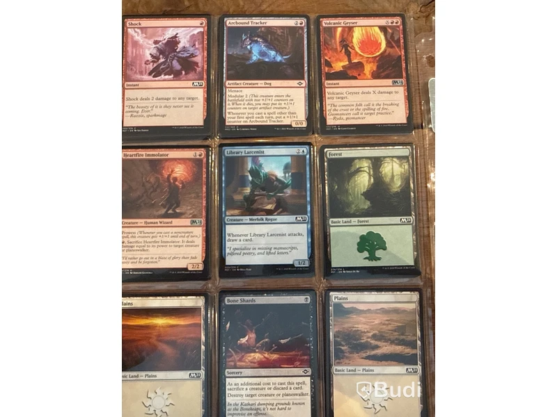 Samling Magic: The Gathering-kort i plastfickor