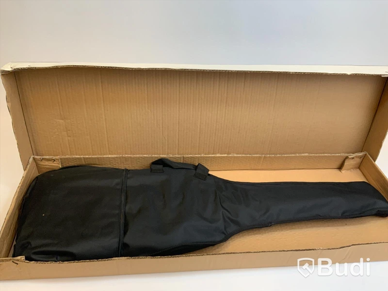 Eastone Gitarr ink gigbag