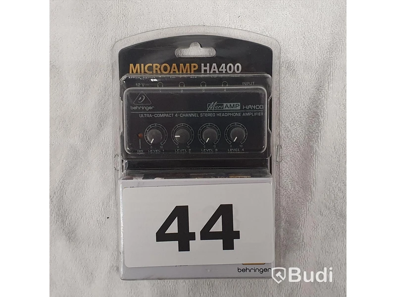 Behringer Microamp HA400.