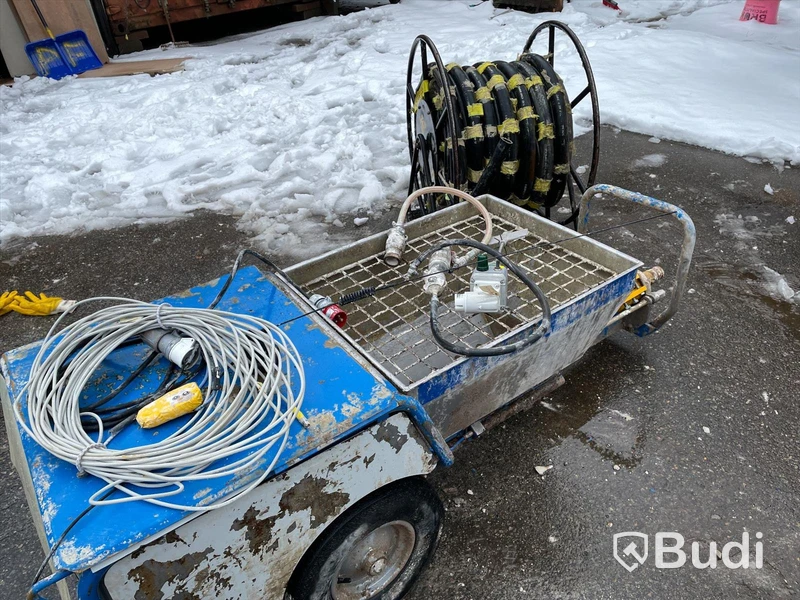 Cura 3900 frekvensstyrd puts/skruvpump ink nivåvakt, fjärrstyrning med fjärrkontroll, slangpaket 32 meter ink luftslang med vinda samt tillbehör för rengöring. (Maskin1)