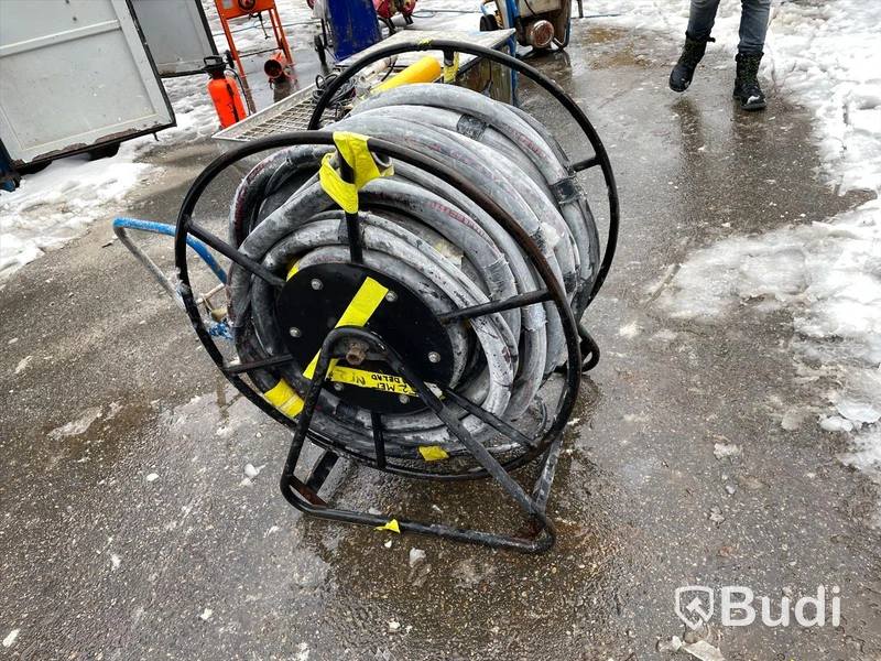 Cura 3900 frekvensstyrd puts/skruvpump ink nivåvakt, fjärrstyrning med fjärrkontroll, slangpaket 49,5 meter ink luftslang med vinda samt tillbehör för rengöring. Ink barometer (Maskin2)