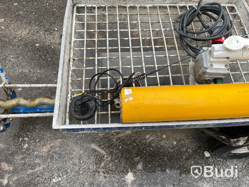 Cura 3900 frekvensstyrd puts/skruvpump ink nivåvakt, fjärrstyrning med fjärrkontroll, slangpaket 49,5 meter ink luftslang med vinda samt tillbehör för rengöring. Ink barometer (Maskin2)