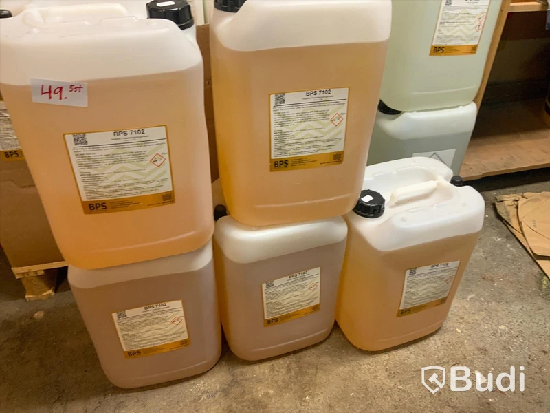 5st dunkar med BPS 7102 Alkaliskt fasadrengöringsmedel