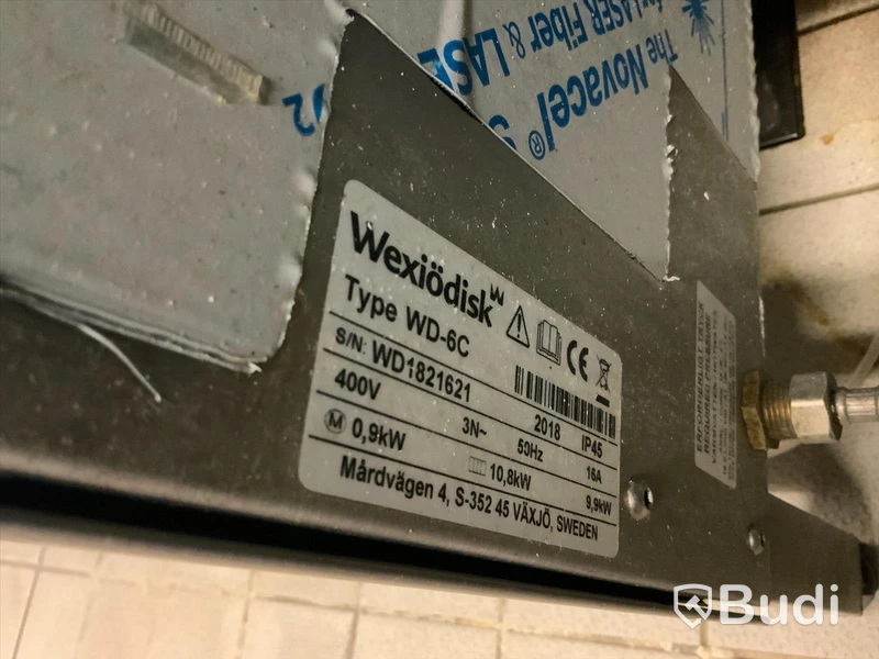 Diskmaskin Weixödisk WD-6C från 2018 med in och utmatningsbänk samt automatdosering, Komplett med hyllor och sugkåpa och ca 20st diskbackar