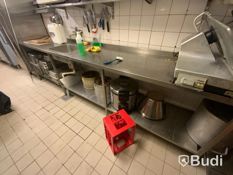 Arbetsbänk med ho, 330cm lång, djup 65 cm, höjd 90 cm