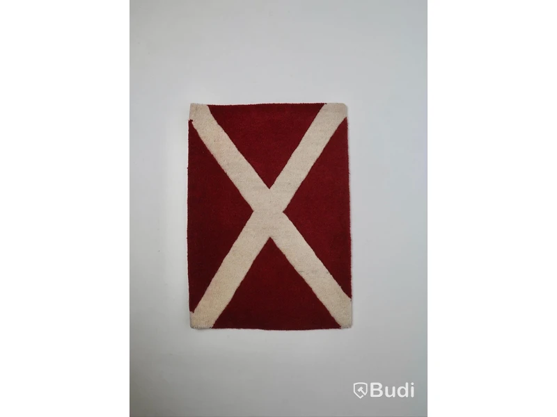 Dörrmatta i vitt rött kors - 50 x 70 cm.
