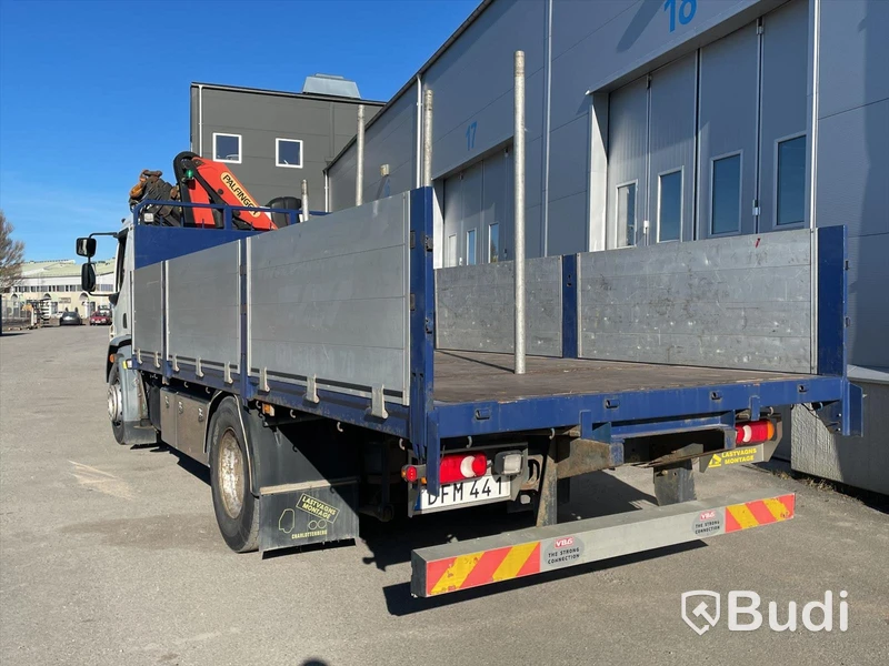 Lastbil DAF LF kran/flak PK 12002