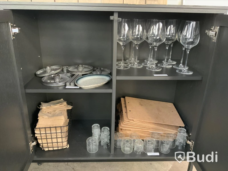 Skänk ink div glas och ljushållare mm. Englesson