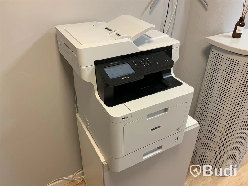 Multifunktionsskrivare. Brother MFC-L8900CDW