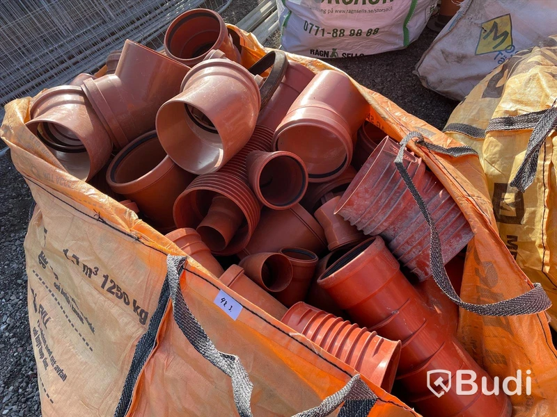 Stort parti (ca 500st) PVC markavlopp med kopplingar