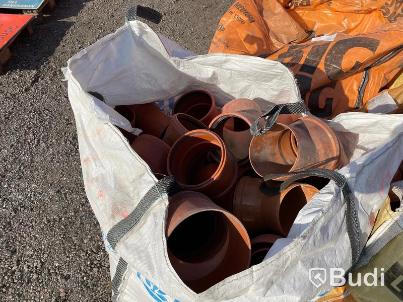 Stort parti (ca 500st) PVC markavlopp med kopplingar