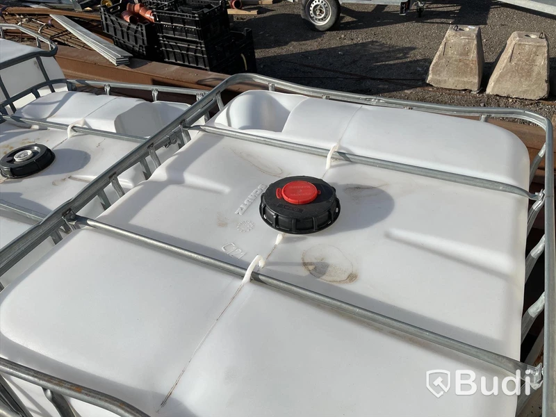 5st Cipak tank 1000 liter - hål i toppen