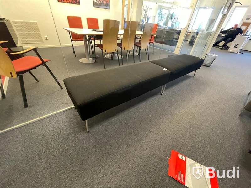 2st soffor utan ryggstöd, 135cm bredd per styck