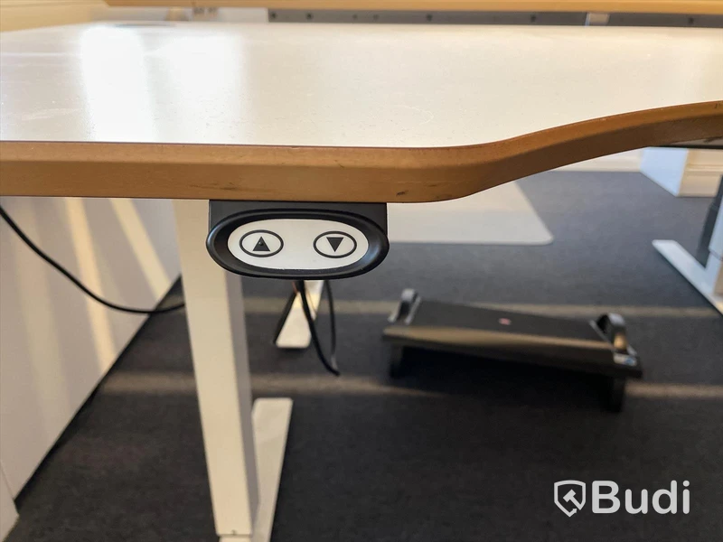 Elekstriskt höj- och sänkbart 180x90 med kabelränna