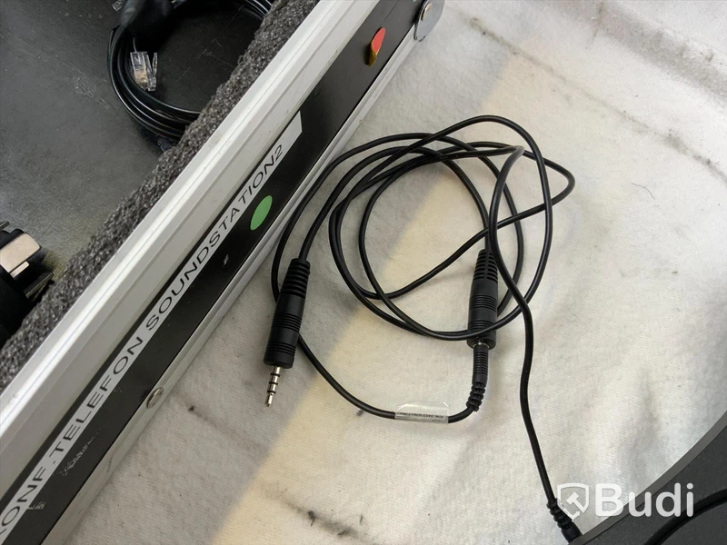 2st Konferens telefon. POLYCOM SoundStation 2 i case