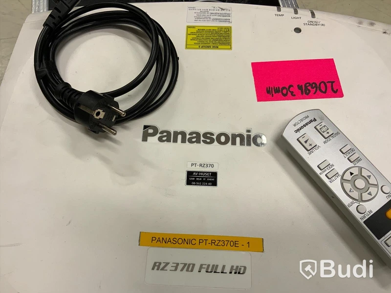 Projektor. Pannasonic PT-RZ370E-1. Laser