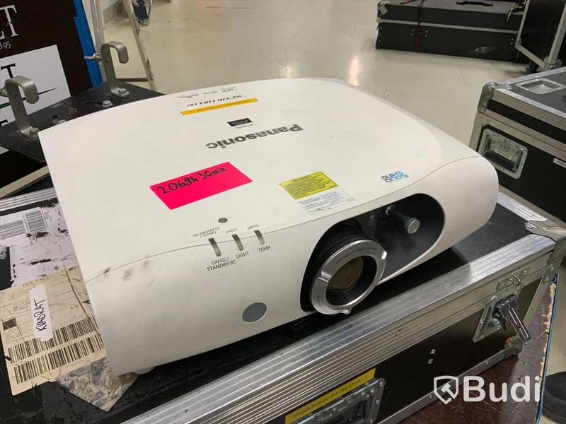 Projektor. Pannasonic PT-RZ370E-1. Laser
