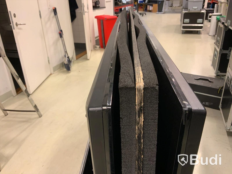 Stora tv skärmar i case, SHARP aquos 70” 2 st