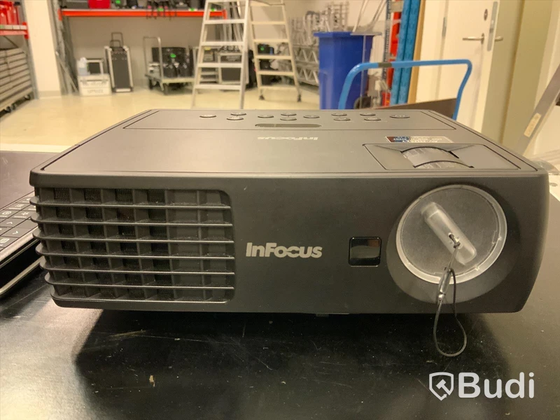 Liten Projektor. Infocus 1112a