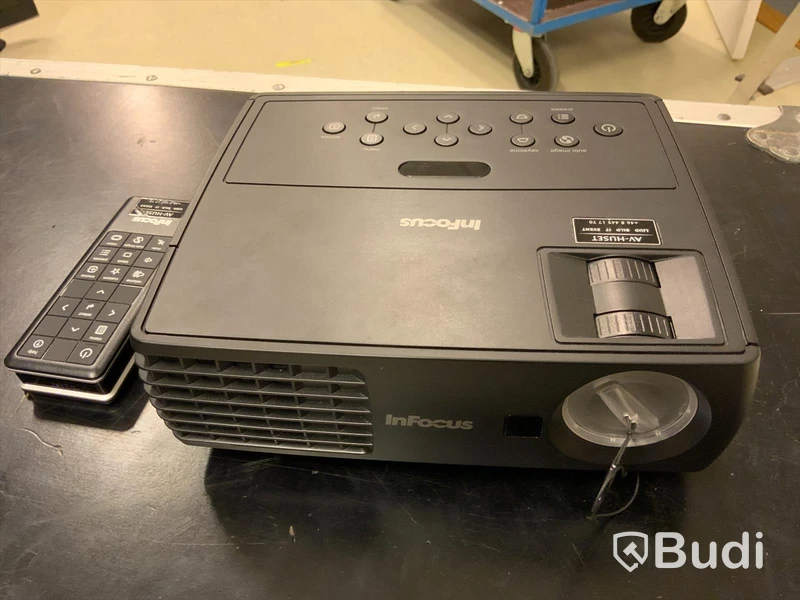 Liten Projektor. Infocus 1112a
