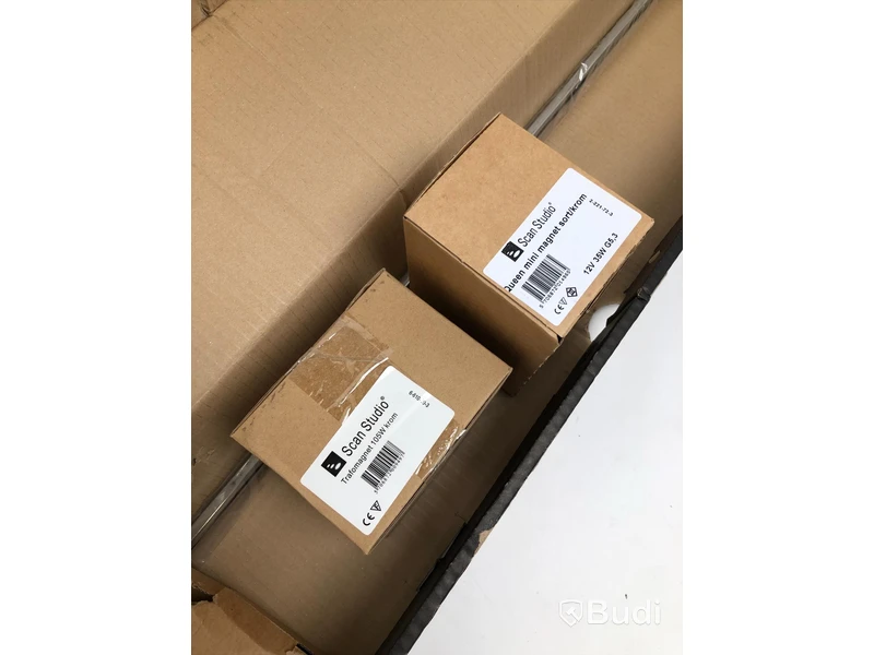 Scan studio kit mini Queen magnet sort/krom