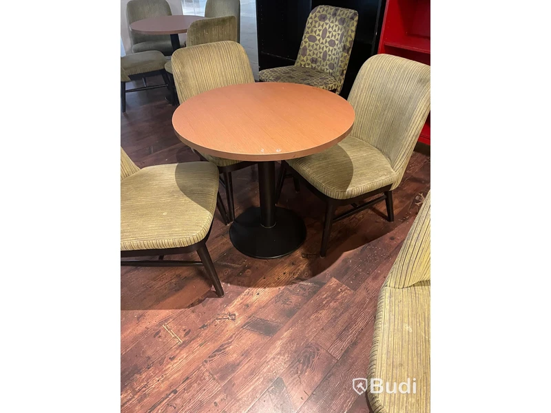 7st runda cafebord lägre med svart fot, Diameter ca 70cm