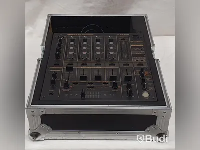 Pioneer DJM-600 - Inklusive flightcase.
