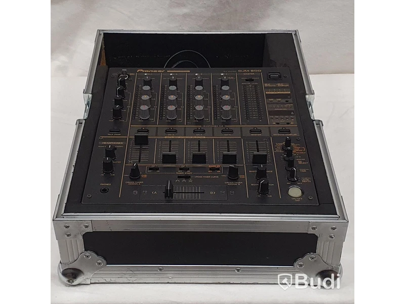 Pioneer DJM-600 - Inklusive flightcase.