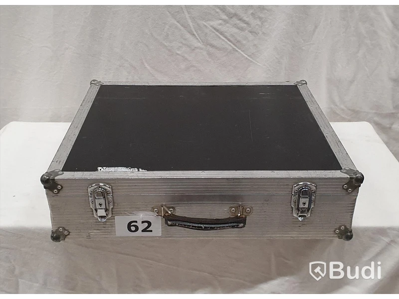 Svart Case med skuminredning - 66x58x17cm