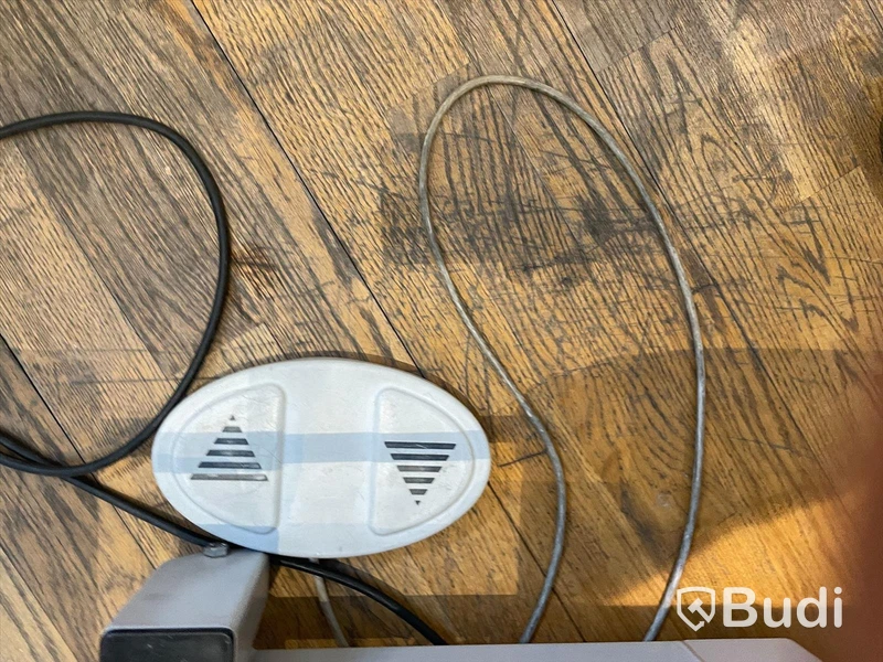 6-delad dropbänk/behandlingsbänk elektriskt höj och sänkbar