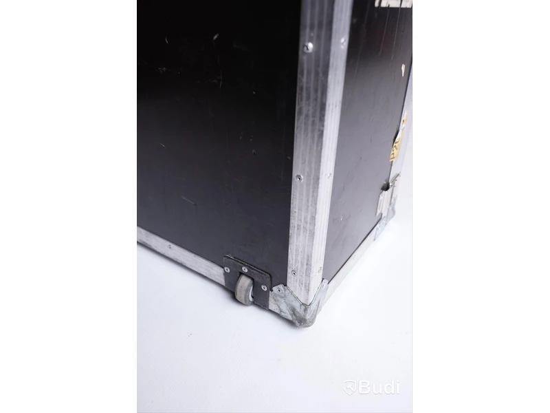 1 St tomma cases
