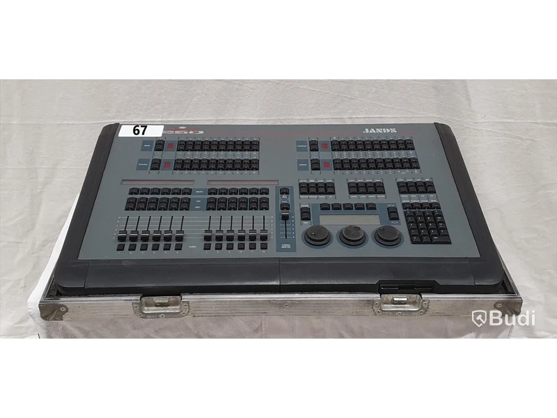 JANDS Hog 250 ljuskonsol – Inklusive flightcase - 12679