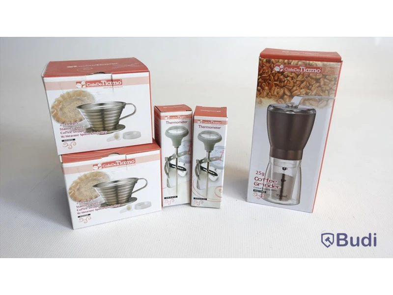 4st CafeDeTiamo artiklar, 2st Coffe drippers Stainless, 2st termometers samt 1st Grinder