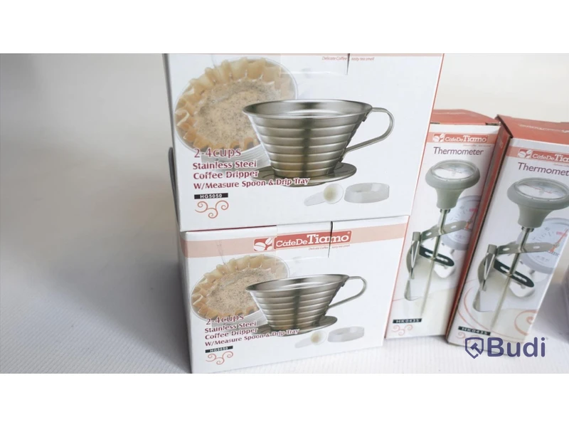 4st CafeDeTiamo artiklar, 2st Coffe drippers Stainless, 2st termometers samt 1st Grinder