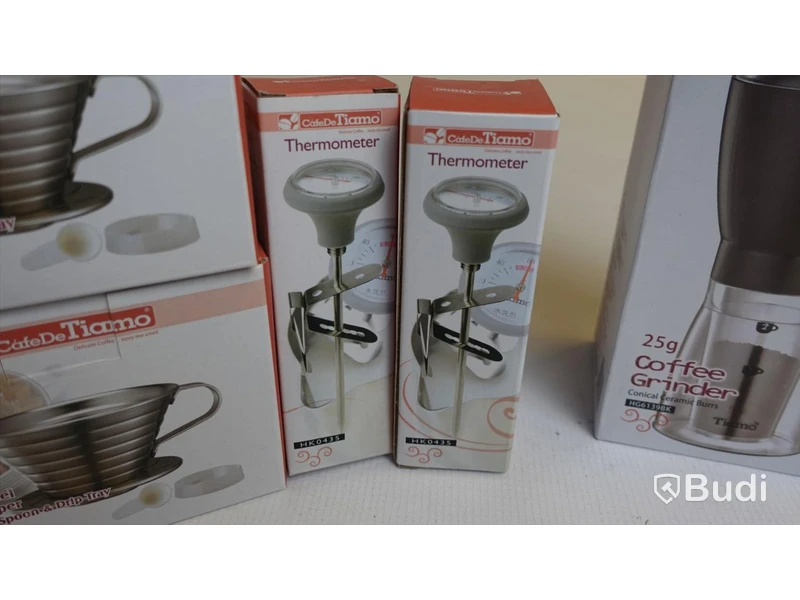 4st CafeDeTiamo artiklar, 2st Coffe drippers Stainless, 2st termometers samt 1st Grinder