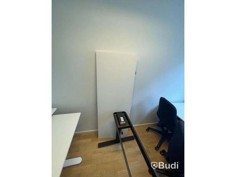 Elektriskt höj och sänkbart skrivbord med demonterad skiva 160x60 OMSTARTAD, Saknar sladd för styrning