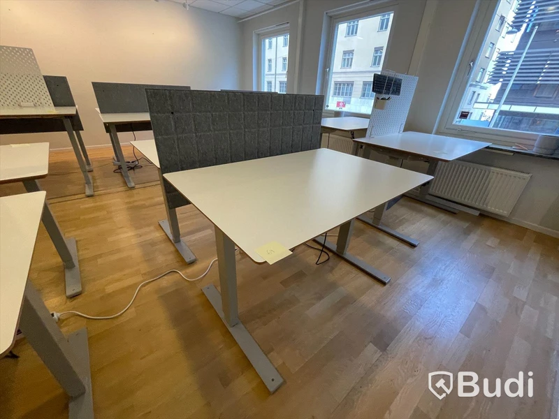 Elektriskt höj och sänkbart skrivbord 120x80 utan skärmvägg