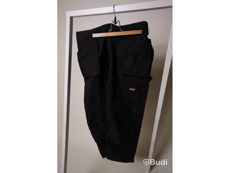 Arbetsbyxor strl 52, 2 t-shirts strl XL