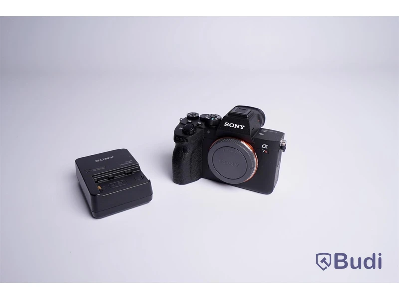 Sony A7RIV kamerahus ink orginalkartong och laddare och batteri